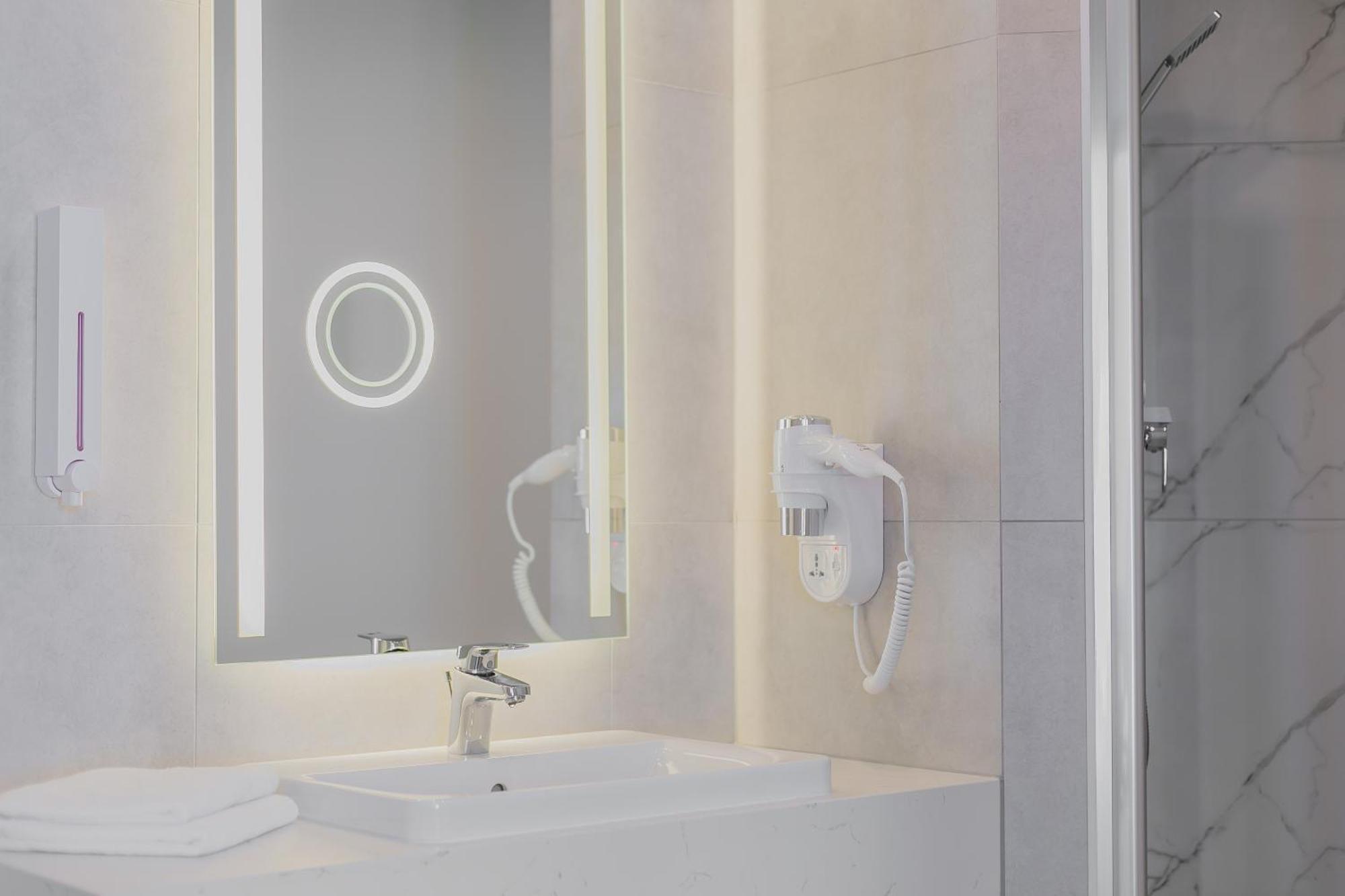 B&B Hotel Warsaw East Εξωτερικό φωτογραφία